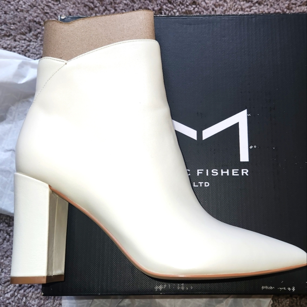 Marc Fisher Ulani Pointy Toe Bootie Sz 8 - image 1